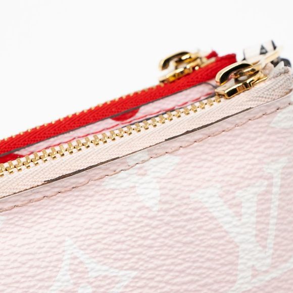 Louis Vuitton Giant Monogram Canvas Double Zip Pochette - Picture 14 of 15